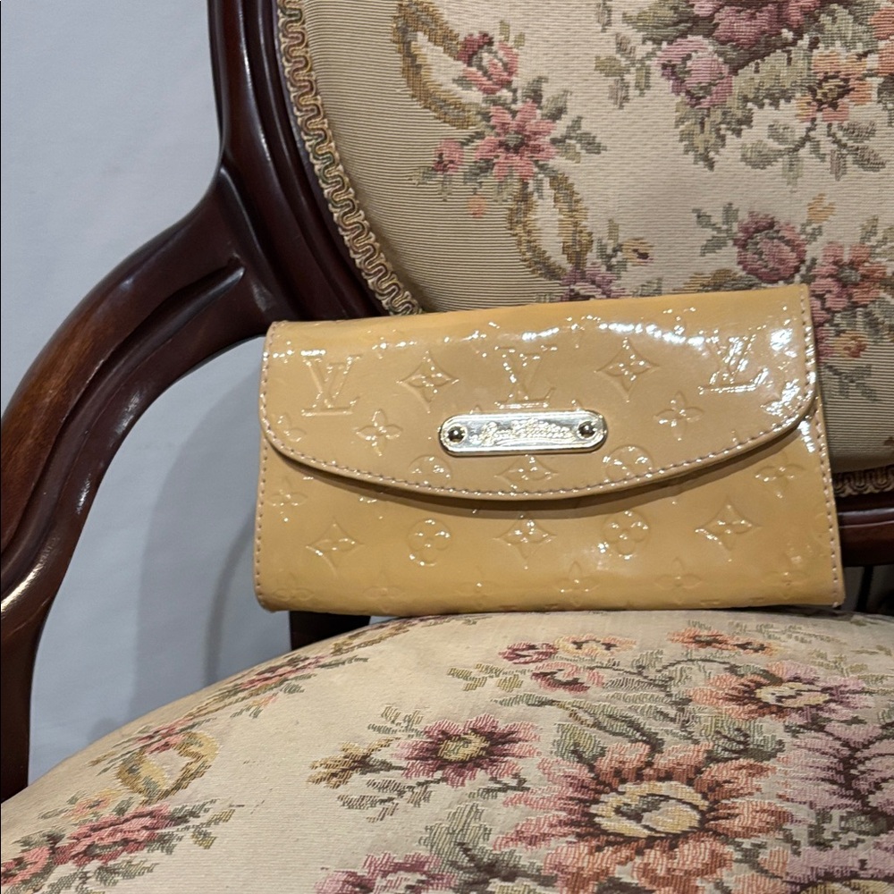 Louis Vuitton Sunset Boulevard Patent Vernis Clutch